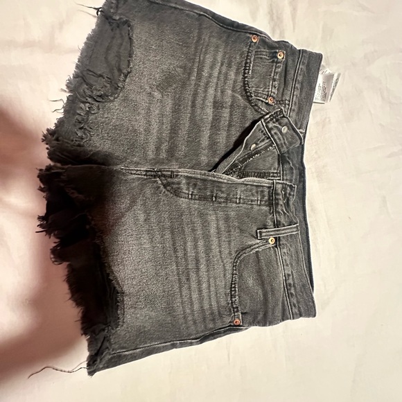 Black levi’s ribcage shorts - Picture 2 of 5